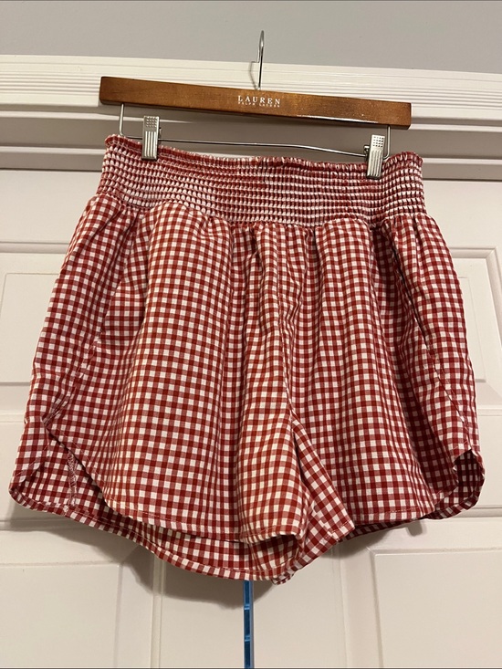 Tarse Pants - High-Waist Red Gingham Smocked Shorts